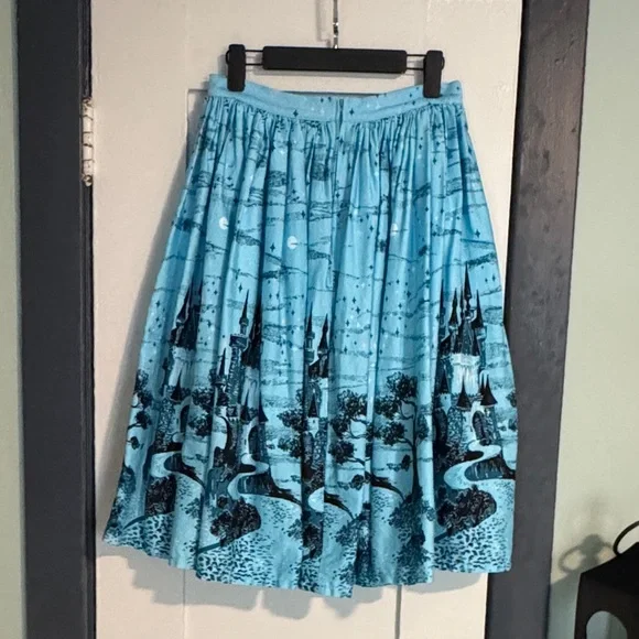 Pinup Couture Blue Castle Print Skirt - size M - Picture 2 of 4